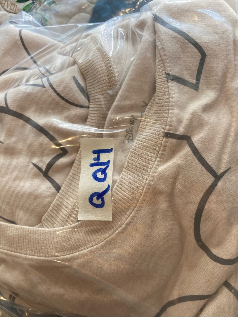 Disney Beige Mickey Outline Crewneck off the shoulder Sweatshirt xL - Picture 13 of 13